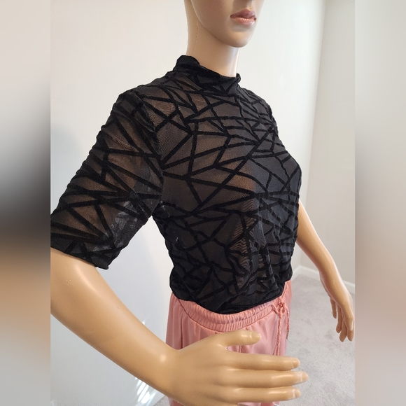 SHEIN Dusty Pink Knot Waist PU Leather Pants & Black Mock Neck Geo Mesh Top Set - Picture 3 of 8